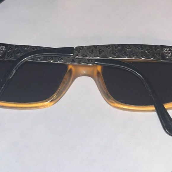 Versace 90s Vintage Sunglasses Unisex Metal and Gold Frames READ DESCRIPTION - Picture 12 of 16